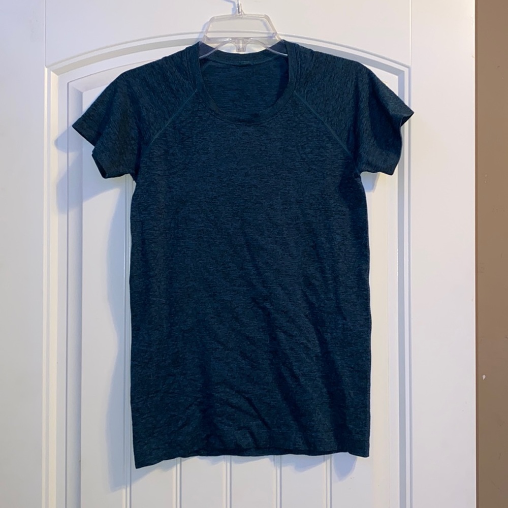 teal lululemon shirt